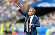 Ordnete und variierte bis zum EM-Titel: Portugals gewiefter Taktiker Fernando Santos. (Bild: Keystone/Martin Meissner)