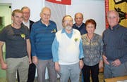 Die Jubilare und Vereinsmeister mit Veteranenhäuptling Hans Ueli Zeller; von links: Heinz Wicki (40 Jahre), Hans Ueli Zeller, Paul Lussmann (75 Jahre), Ruedi Moser (60 Jahre), Vereinsmeister Heinz Grütter, Theres Grütter (3. Platz) und Ruedi Grütter (2. Platz). (Bild: PD)