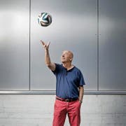 Er warnt eindringlich davor, Frauenfussball mit Männerfussball zu vergleichen: FCL-Coach Bigi Meier (65). (Bild: Pius Amrein)