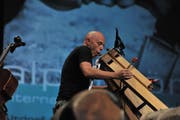Im Bild Oloid live & Ndima Aka Pygmäen. (Bild: Urs Hanhart, Urner Zeitung / Altdorf, 16. August 2015)