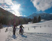 Fatbiker geniessen eine Tour auf dem Wirzweli.Bild: Lukas Stöckli/PD