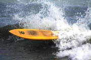 Das Surfbrett durchtrennte den Hals der Russin. (Symbolbild)
