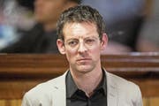 «Die Linken und die Rechten müssen in den sauren Apfel beissen. Es braucht dieses Gesamtpaket ohne Körnchenpickerei.» – Florian Spichtig Parteilos, neu (Bild: URS FLUEELER (KEYSTONE))