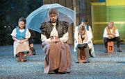 Der Regen begleitete die Theaterspieler in Göschenen durch die Freilichtsaison. (Bild: Valentin Luthiger (Göschenen, 26. Juni 2017))