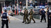 Polizisten und Soldaten patrouillieren am 20.06.2017 vor dem Bahnhof Central in Brüssel (Belgien). Nach einer Explosion ist der Brüsseler Bahnhof Central geräumt worden. Foto: Thierry Roge/BELGA/dpa auf spiegel.de +++(c) dpa - Bildfunk+++ (Bild: Thierry Roge (BELGA))