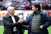 Carlos Bernegger (links) und Murat Yakin treffen am Samstag wieder aufeinander. (Bild: Keystone)