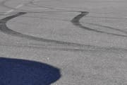 Riskante «Bremstests» auf der Autobahn sind eine grobe Verletzung von Verkehrsregeln, urteilt das Bundesgericht (Symbolbild). (Bild: Keystone)