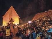 Kerzen erhellten die Ranftschlucht am letztjährigen Ranfttreffen. (Bild: Izedin Arnautovic (Sachseln, 18. Dezember 2016))