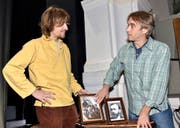 Urs Kafader als Regisseur im Gespräch mit Musiker Laurin Moor. (Bild: Romano Cuonz / OZ)