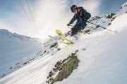 Um wie Luc Danioth (Bild) sicher Tiefschnee zu fahren, braucht es spezifisches Fachwissen. (Bild: Valentin Luthiger (Andermatt, Gemsstock, 2017))