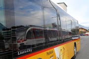 Sowohl die Postautos wie auch die Zentralbahn beförderten 2014 massiv mehr Passagiere. (Bild Robert Hess)