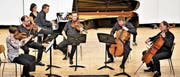 Pianist Benjamin Engeli und Solisten des Bayerischen Rundfunk-Orchesters interpretieren Paul Juons Klaviersextett in c-Moll. (Bild: Romano Cuonz (Sarnen, 29. August 2017))