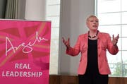 Die britische Labour-Politikerin Angela Eagle gibt das Rennen um den Parteivorsitz auf. (Bild: EPA)