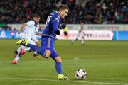 Die Berater streiten sich um ihn: Filip Ugrinic als Spieler des FC Luzern (Bild: Philipp Schmidli (Luzern, 20. November))