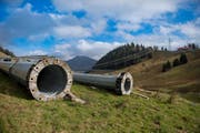 Die total 22 Stützen hatten die Berglandschaft zwischen Turren und Schönbüel seit 1999 derart geprägt, dass ihr plötzliches Verschwinden dem Gebiet fast schon ein neues Gesicht verleiht. (Bild: Corinne Glanzmann)