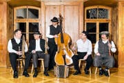 Die Bauernmusik Altdorf mit (von links): Patrik Stadler, Erich Herger, Peter Gisler, Hanspeter Wigger und Sepp Wipfli. (Bild F.X. Brun)