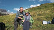 Outdoor-Spezialist David Bittner mit Lukas auf Melchsee-Frutt. (Bild: PD)