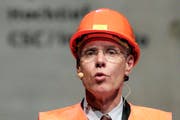 Moritz Leuenberger verlässt Implenia-Verwaltungsrat. (Bild: Keystone)