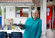 Im vergangenen Herbst kam die Diagnose Brustkrebs: Heidi Moser in ihrem Reich, dem Badibeizli in Sachseln am Sarnersee. (Bild Corinne Glanzmann)