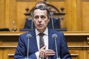 Ignazio Cassis erklärt die Annahme der Wahl zum 117. Mitglied des Bundesrates vor der Vereinigten Bundesversammlung. (Bild: Keystone (20.09.2017, Bern))