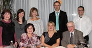 Der Vorstand des Cäcilienvereins St. Martin; hinten, von links: Regula Gisler-Ziegler, Tanja Zgraggen, Jeannette Oderbolz, Aaron Tschalèr und Ehrenpräses Pfarrer Daniel Krieg; vorne, von links: Edith Imhof, Präsidentin Regula Gisler-Jauch und Willy Gisler. (Bild: PD (Altdorf, 17. November 2017))
