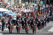Grosses Zuschauerinteresse am Festumzug durch die Stadt Burgdorf zu Beginn des Eidgenössischen Schwing- und Älplerfestes. (Bild: Swiss Image / Andy Mettler)