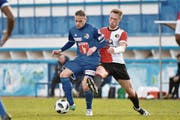 Erzielte ein Traumtor im Testspiel: Der 19-jährige Luzerner Stefan Wolf (links), hier im Duell mit dem Feyenoord-Spieler Nicolai Jorgensen. (Bild: Martin Meienberger/Freshfocus (Marbella, 13. Januar 2018))