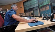 Ein Leitsystem soll die Polizisten in der Einsatzzentrale Flüelen unterstützen. (Bild: Urs Hanhart (19. Juni 2012))