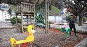 Bei einem Ja zum Kredit soll der Spielplatz bei der Schifflände in neuem «Look» daherkommen. Bild: Urs Hanhart (Flüelen, 16. November 2016)