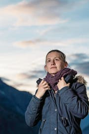 Jessica Kieliger mag Berge. Irgendwann möchte sie die Asche ihres tot – oder behutsamer gesagt – still geborenen Sohnes auf einem Berg verstreuen und danach Blumen in seine Urne pflanzen. (Bild: Nadia Schärli (Ried/Muotathal, 23. November 2017))