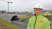 Oberbauleiter Kurt Waber vor dem Nordportal der Südumfahrung Küssnacht. (Bild: Edith Meyer (6. Dezember 2017))