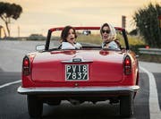 Micaela Ramazzotti (links) und Valeria Bruni-Tedeschi: Die Anlehnung an einen gewissen Filmklassiker ist unübersehbar.Bild: Filmcoopi, PD