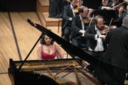 Katia Buniatishvili agierte im KKL kongenial mit dem Orchestra Sinfonica di Milano Giuseppe Verdi. (Bild: Corinne Glanzmann (5. Januar 2018))