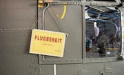 Ein Super-Puma-Helikopter, der von der Ruag einer Revision unterzogen worden ist. (Bild: Sigi Tischler/Keystone)