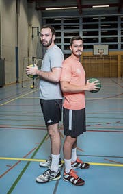 Nikola Perovic aus Serbien (links) und Fernando Skrebsky Dutra aus Brasilien: Mit ihrer Hilfe will der BSV Stans den Ligaerhalt in der NLB erzwingen. (Bild: Manuela Jans-Koch (Stans, 30. November 2017))