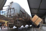 Beim Unfall in Landquart entgleisten drei Wagons. (Bild Kantonspolizei Graubünden)