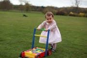 Prinzessin Charlotte wird am Montag ein Jahr alt. (Bild: EPA/HRH THE DUCHESS OF CAMBRIDGE/HANDOUT)