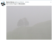 Gleichzeitig fotografierte Mönch Martin Werlen aus dem Kloster. (Bild: Twitter)