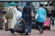 Die ersten 16 Flüchtlinge aus Syrien sind am Montag inahe der deutschen Stadt Göttingen angekommen. (Bild: EPA)