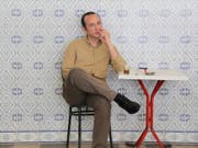 Hedi (Majd Mastoura) lebt sein Leben als braver Sohn. (Bild: Xenix)