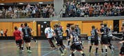 Begeisterung in Sarnen: hier der Jubel nach dem vierten Spiel des Playoff-Halbfinals gegen Thurgau. (Bild: Simon Abächerli (Sarnen, 17. März 2018))