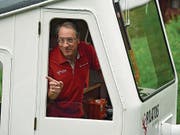 Markus Degen im Führerstand eines Triebwagens der Pilatus-Bahn. (Bild: Robert Hess (Alpnachstad, 3. August 2017))