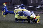 Die Schwere der Verletzungen erforderten einen Helikopter-Einsatz. (Bild: Geri Holdener, Bote der Urschweiz)