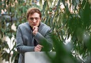 «Manchmal vergesse ich, mich aus der Trance zu klinken»: Gabriel Palacios in seinem Berner Institut. (Bild: Dominik Wunderli (Bern, 22. März 2018))