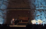 Der Pianist Igor Levit beim Eröffnungskonzert des Andermatt Swiss Alps Classics Festivals. (Bild: Keystone/Alexandra Wey (Andermatt, 25. Juni 2017))
