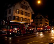 Das Aufgebot der Stützpunkt-Feuerwehr Küssnacht. (Bild: Geri Holdener)