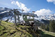 Die landwirtschaftliche Erschliessungsbahn mit Touristischer Nutzung: Die Spiess - Sinsgäu-Bahn in der Gemeinde Oberrickenbach. (Bild: URS FLUEELER (KEYSTONE))