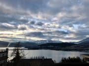 Blick vom Villenviertel auf das Luzerner Seebecken und die Berge. (Bild: Lena Berger / LZ (Luzern, 2. Februar 2018))