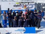 Aline Danioth jubelt über Gold in der Kombination. (Bild: FIS Junior World Ski Championships / Facebook)