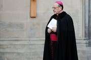 Die Ansicht von Bischof Vitus Huonder geht in die entgegengesetzte Richtung als diejenige von Pfarrer Wendelin Bucheli. (Bild: Keystone / Arno Balzarini)